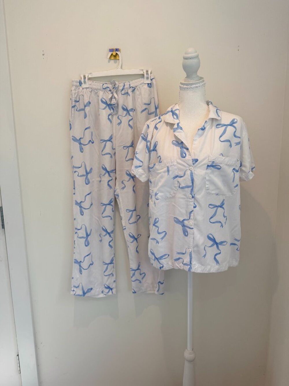 Piyama "Abigail" Bow Sleep Set (Top & Pants) – White/Blue Size Small